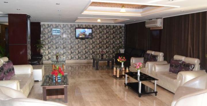 Hotel Royal Batoo Srīnagar Buitenkant foto